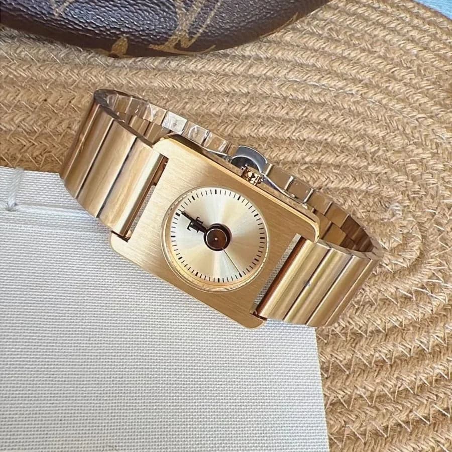 Vintage Square Quartz Watch — image 2