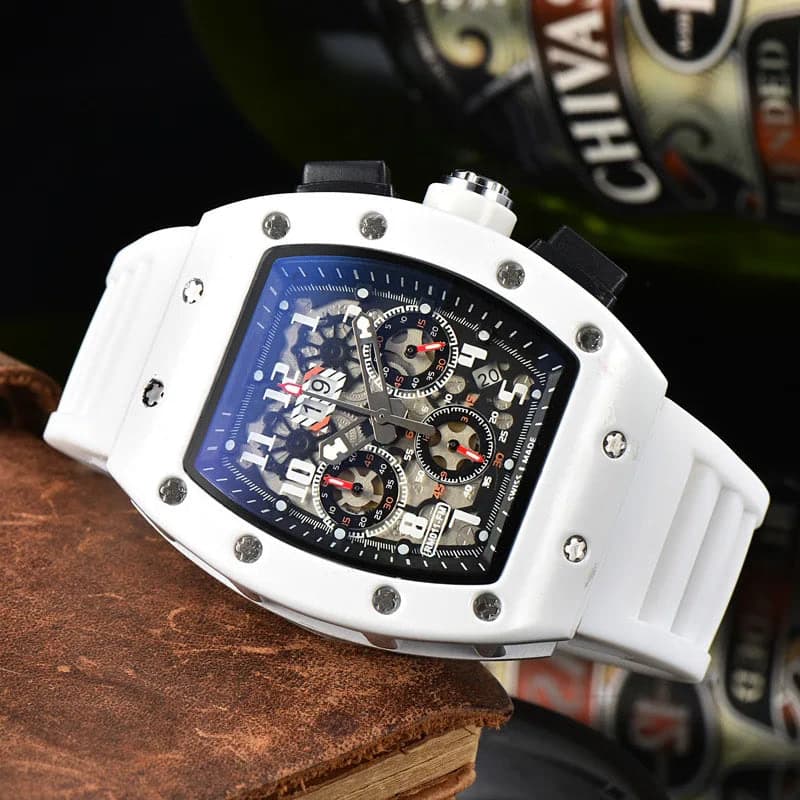 Luxury Men's Quartz Watches with Calendars - 2024 Trend — image 4
