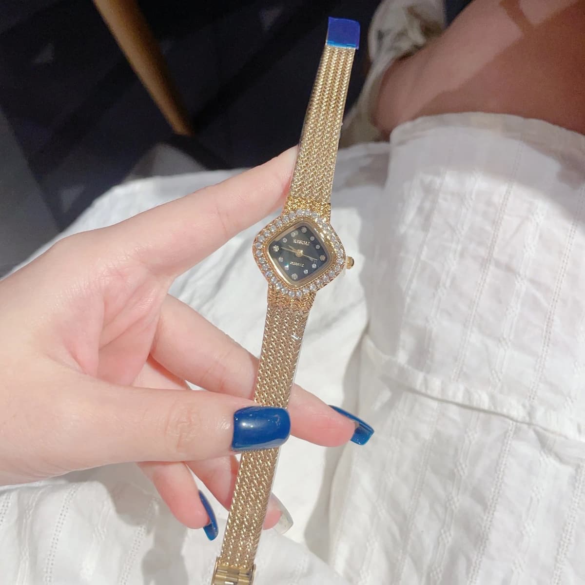 Luxury Women's Waterproof Quartz Watch — image 3